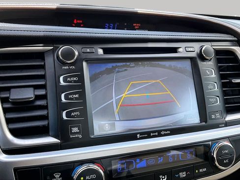 Used 2018 Toyota Highlander Limited Platinum FWD image 27