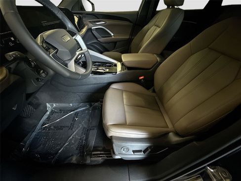 Certified 2025 Audi Q5 Premium w/ Convenience Package AWD/4WD image 21