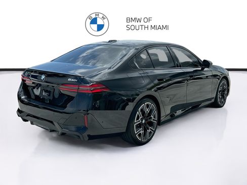 Used 2024 BMW 530i w/ M Sport Package RWD image 7