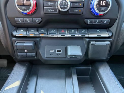 Used 2021 GMC Sierra 1500 AT4 w/ AT4 Premium Package AWD/4WD image 31