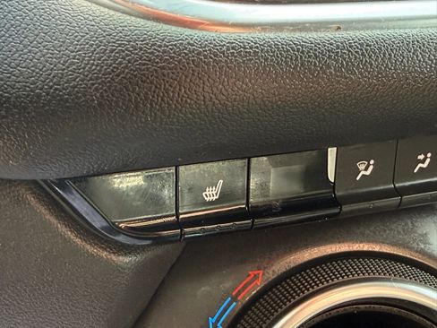 Used 2021 Chevrolet Blazer LT FWD image 22