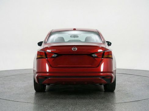 Used 2025 Nissan Altima 2.5 SV FWD image 7