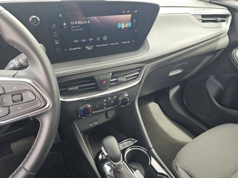 Used 2025 Buick Encore GX Preferred FWD image 30