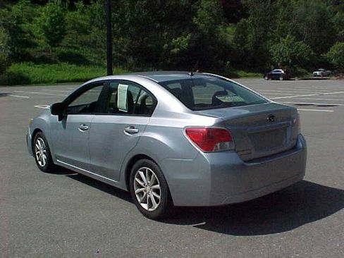 Used 2014 Subaru Impreza 2.0i Premium w/ All-Weather Package w/CVT AWD/4WD image 27