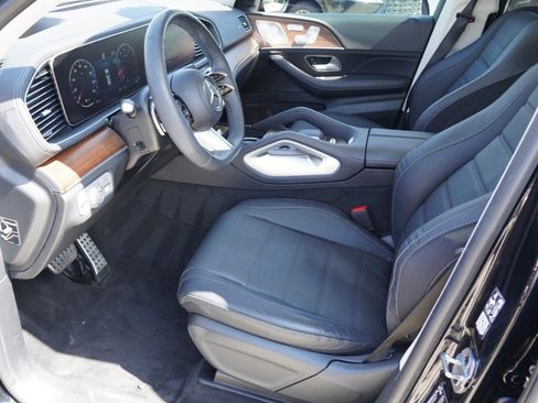 Used 2024 Mercedes-Benz GLS 450 4MATIC image 13