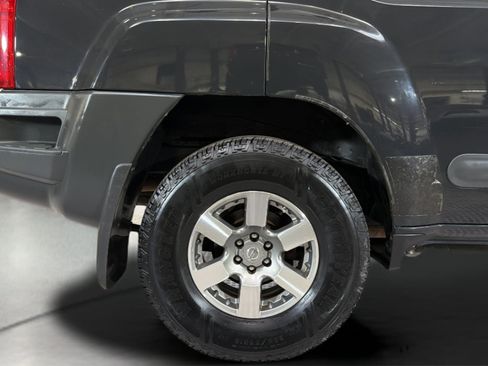 Used 2012 Nissan Xterra PRO-4X AWD/4WD image 35