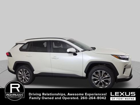 Used 2022 Toyota RAV4 XLE Premium AWD/4WD image 6