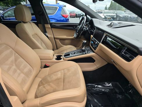 Used 2019 Porsche Macan AWD/4WD image 11