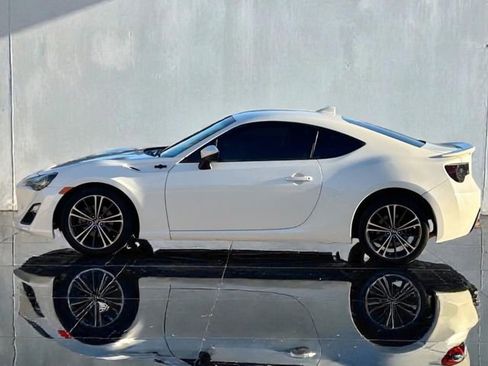 Used 2015 Scion FR-S image 6