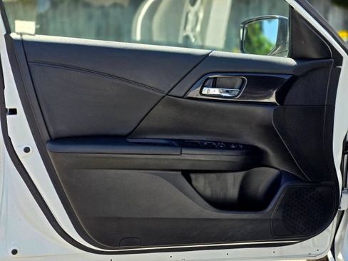 Used 2015 Honda Accord Sport image 37