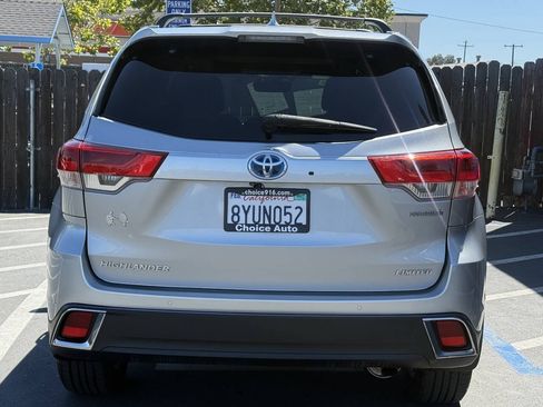 Used 2017 Toyota Highlander Limited Platinum AWD/4WD image 5