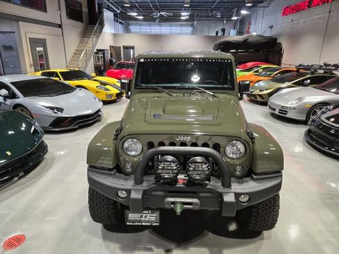 Used 2016 Jeep Wrangler Unlimited Rubicon w/ Connectivity Group AWD/4WD image 3