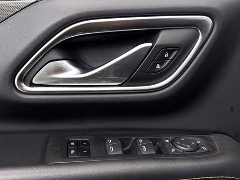 Used 2022 GMC Yukon AT4 image 28