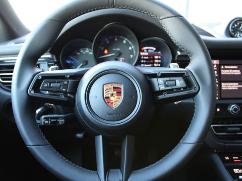 New 2026 Porsche Macan image 15