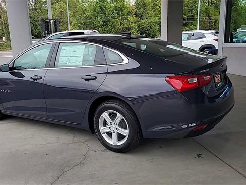 New 2025 Chevrolet Malibu LS image 7