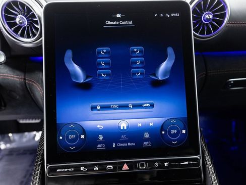 Used 2024 Mercedes-Benz SL 63 AMG 4MATIC image 19