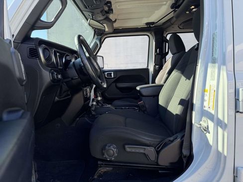 Used 2019 Jeep Wrangler Unlimited Sport S image 24