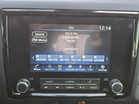 Used 2022 Nissan Frontier SV w/ Technology Package image 14