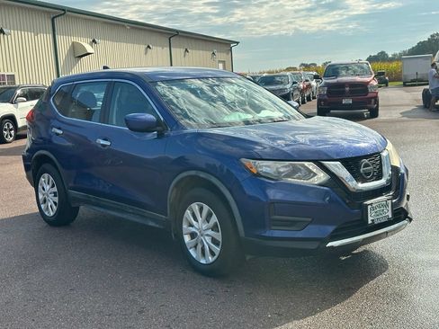 Used 2018 Nissan Rogue S AWD/4WD image 7