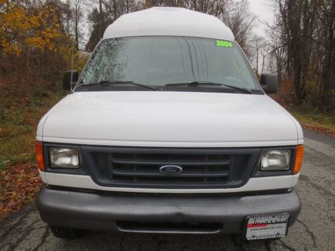 Used 2004 Ford E-350 and Econoline 350 Extended Super Duty image 3