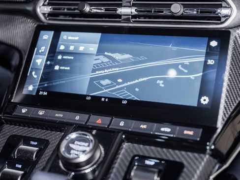 Used 2025 Aston Martin V8 Vantage Coupe image 10