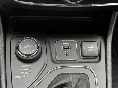 Certified 2022 Jeep Cherokee Latitude Lux image 39