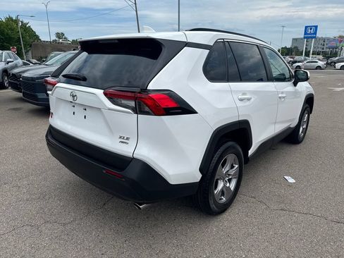 Used 2025 Toyota RAV4 XLE AWD/4WD image 8
