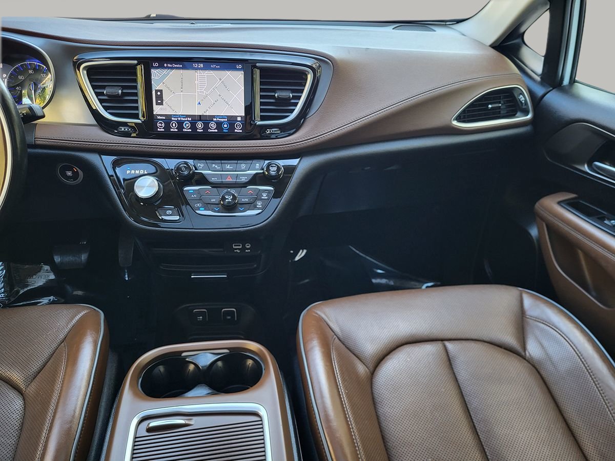 Used 2019 Chrysler Pacifica Limited w/ Advanced Safetytec Group FWD image 22