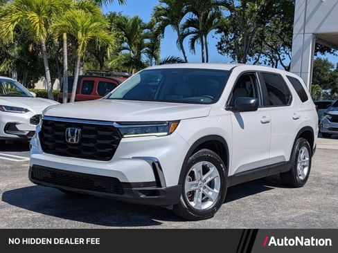 Used 2023 Honda Pilot LX image 1