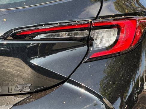 Certified 2025 Toyota Corolla Hatchback w/ SE Package FWD image 30