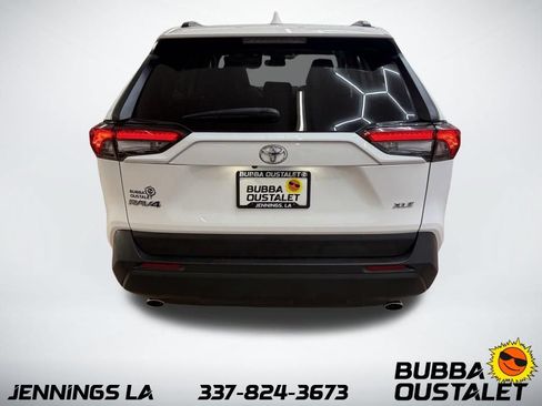 Used 2023 Toyota RAV4 XLE w/ Convenience Package FWD image 4