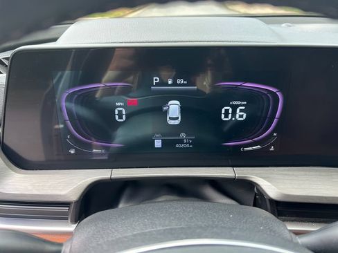 Used 2025 Kia Telluride AWD image 37