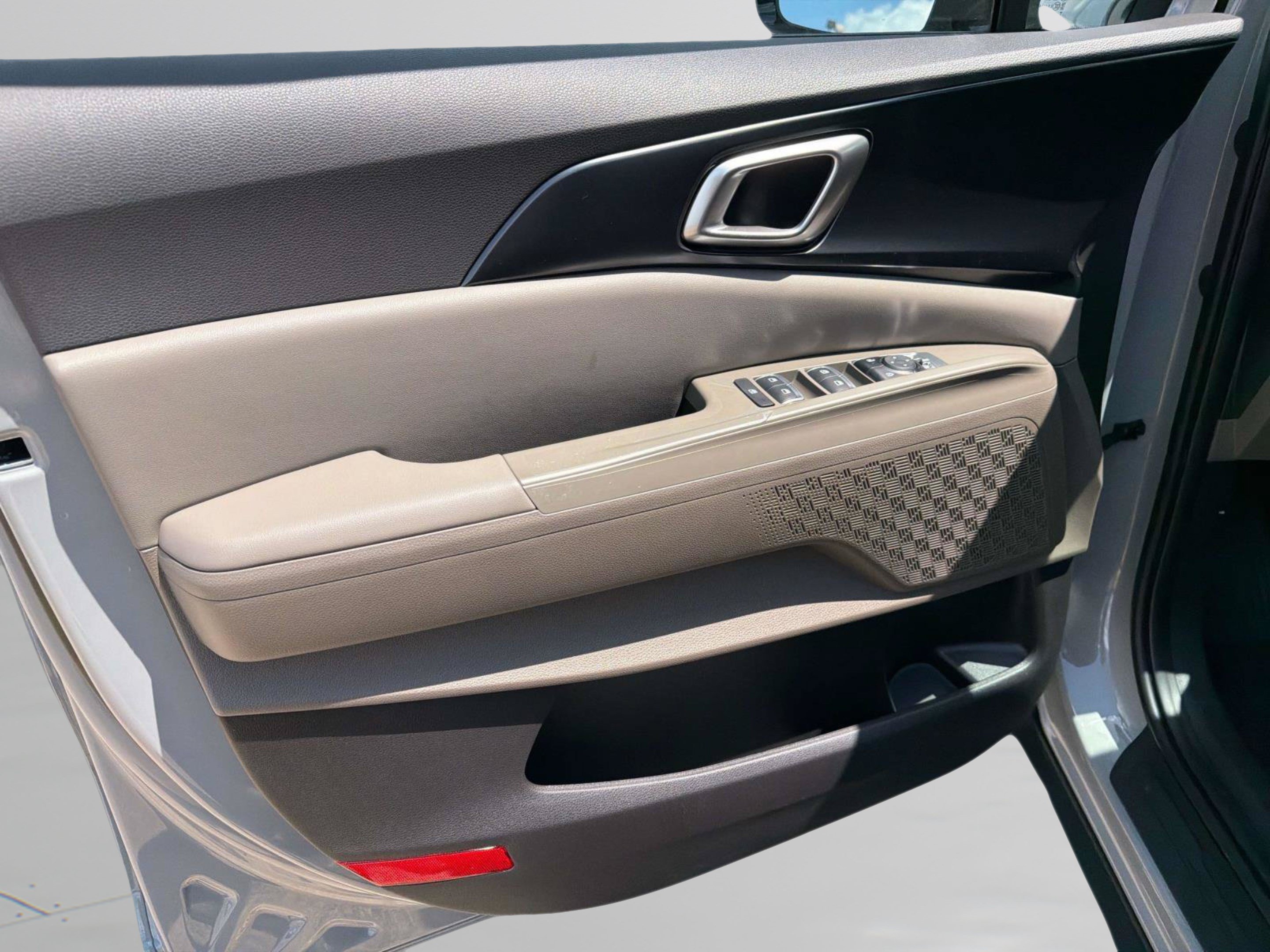 New 2027 Kia Carnival LX FWD image 18