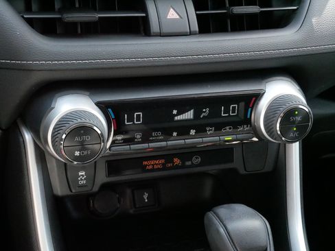 Used 2021 Toyota RAV4 LE w/ Carpet Mat Package (TMS) AWD/4WD image 23