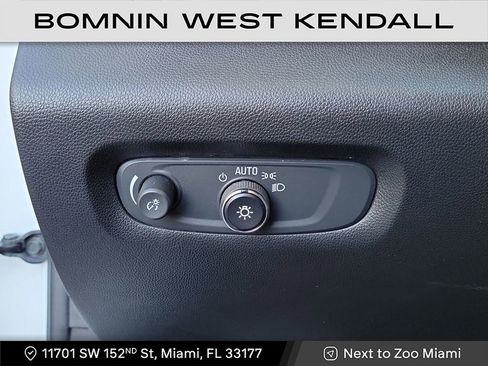 Used 2022 Chevrolet Traverse LT image 27