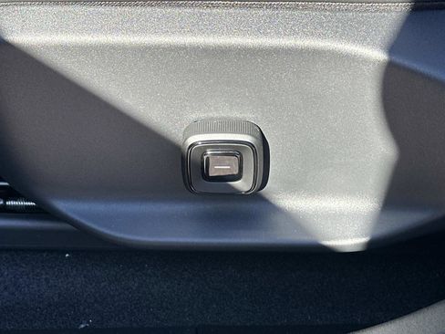 New 2026 Volvo EX30 Plus image 14