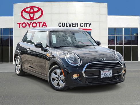 Used 2019 MINI Cooper 2-Door Hardtop image 1