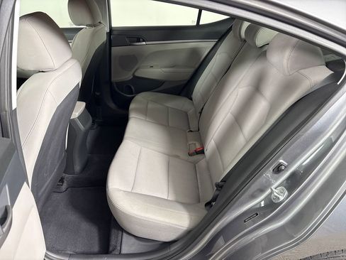 Used 2018 Hyundai Elantra SE image 26