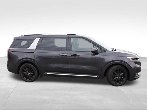 Used 2024 Kia Carnival SX FWD image 2
