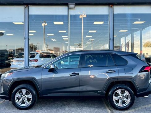 Used 2024 Toyota RAV4 XLE image 2