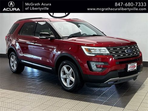 Used 2017 Ford Explorer XLT w/ Equipment Group 202A image 1