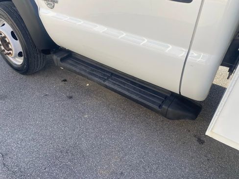 Used 2015 Ford F550 4x4 Regular Cab Super Duty image 7