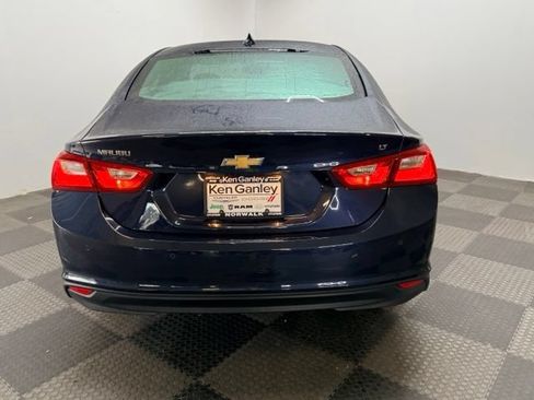 Used 2017 Chevrolet Malibu LT w/ Leather Package FWD image 10