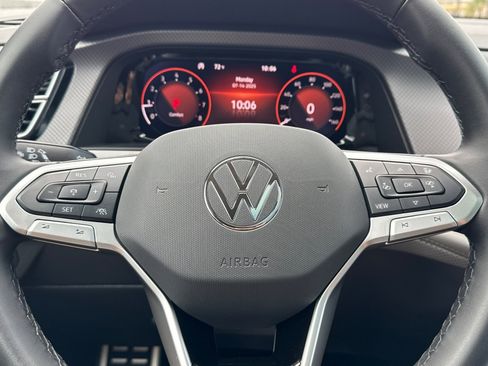 New 2025 Volkswagen Atlas Peak Edition SE image 22
