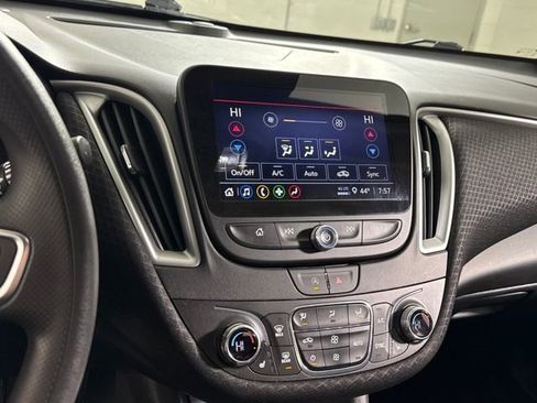 Used 2024 Chevrolet Malibu LT FWD image 32