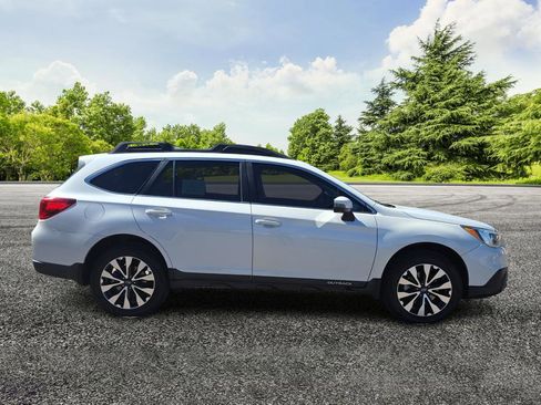 Used 2016 Subaru Outback 2.5i Limited AWD/4WD image 8