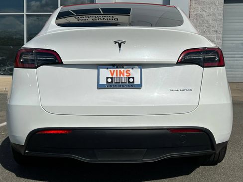 Used 2023 Tesla Model Y Long Range AWD/4WD image 14