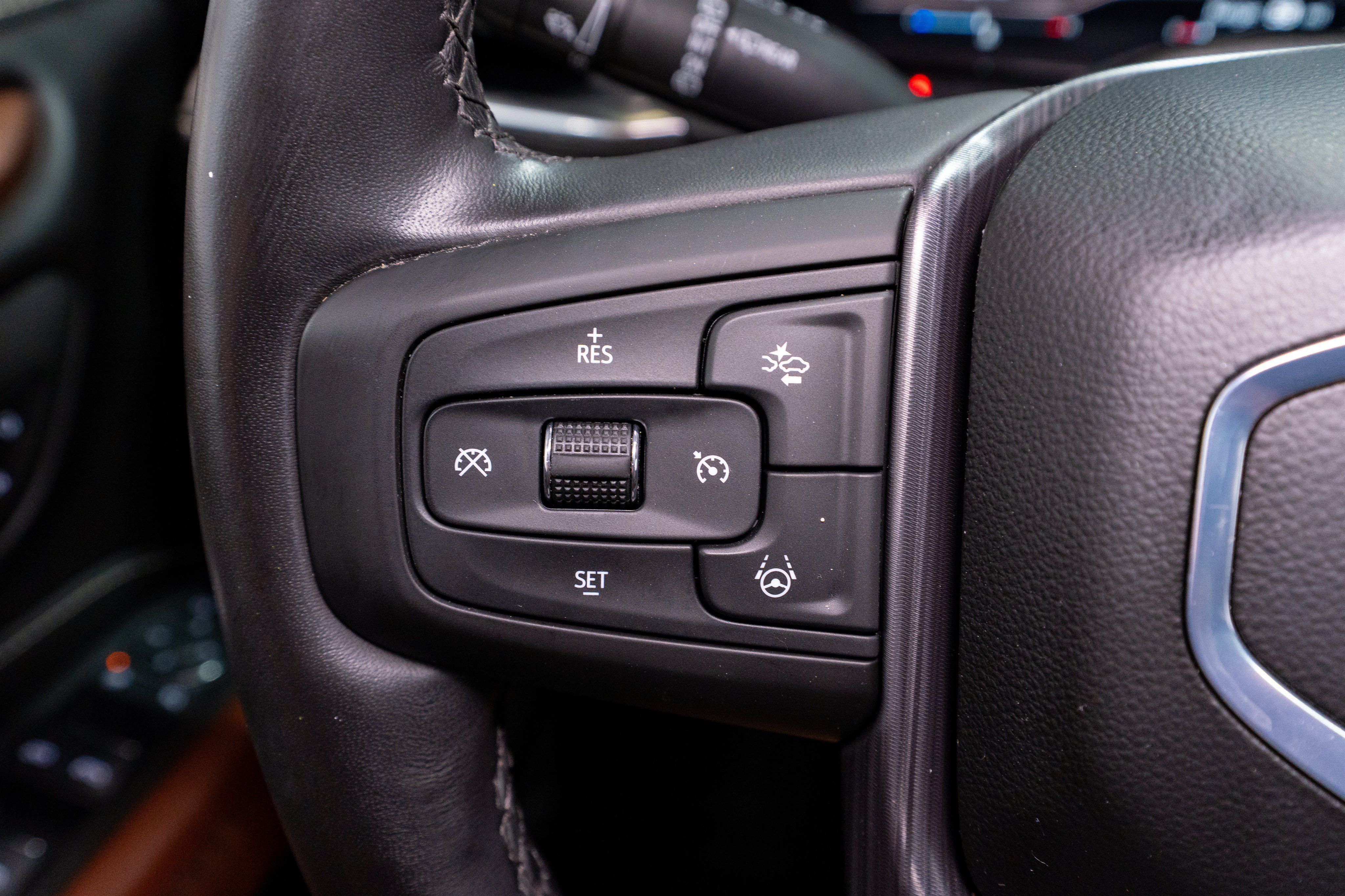 Used 2024 GMC Yukon Denali Ultimate AWD/4WD image 29