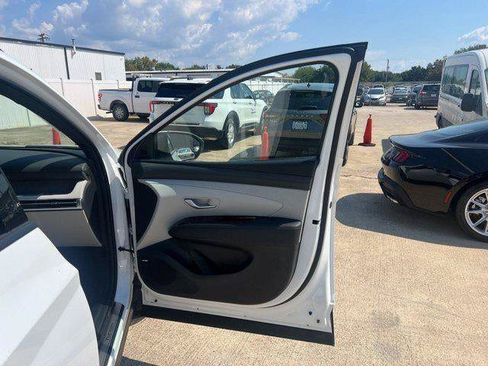 New 2026 Hyundai Tucson Limited FWD image 44