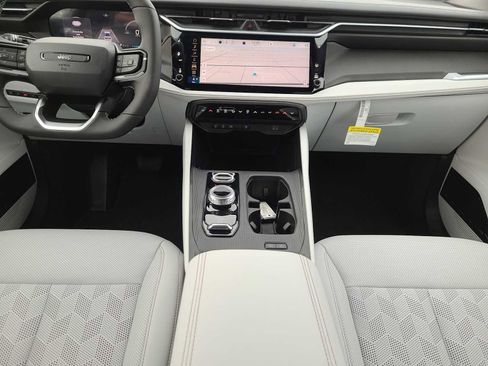 New 2026 Jeep Cherokee Overland image 18